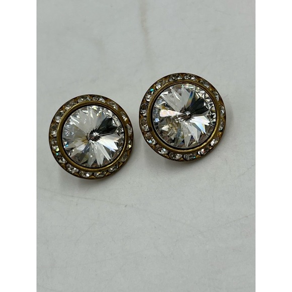 Rivoli Clear Faceted Rhinestone
Pierced Halo Gold Tone Pierced Earrings - Picture 12 of 13